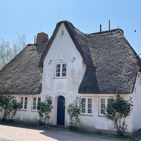 ニーブルムKapitaenshaus Von 1712 - Neu Saniertアパートメント エクステリア 写真