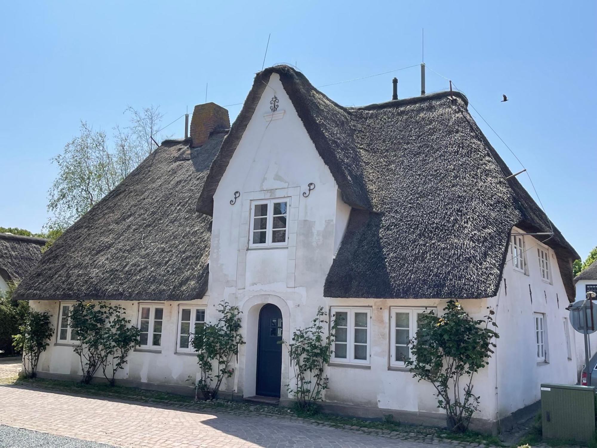 ニーブルムKapitaenshaus Von 1712 - Neu Saniertアパートメント エクステリア 写真